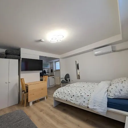 Brand New In With Kitchen And Ac * Вальдорф