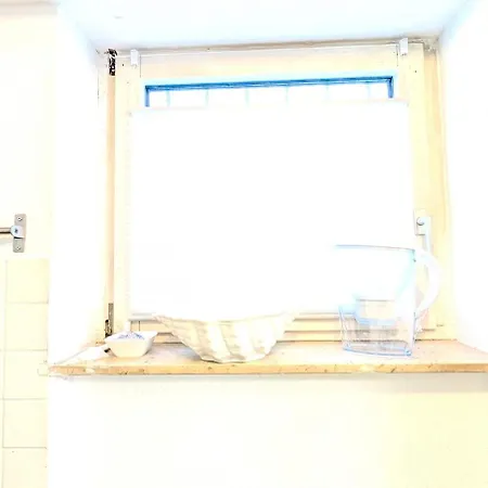 Brand New In With Kitchen And Ac Апартаменты