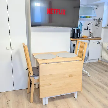 Brand New In With Kitchen And Ac Вальдорф