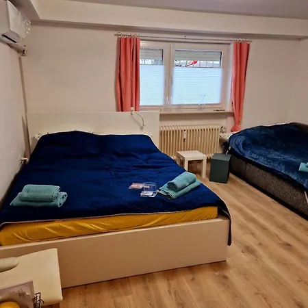 Апартаменты Brand New In With Kitchen And Ac *