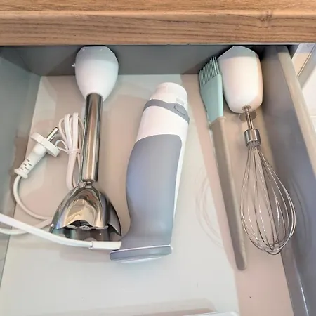 Brand New In With Kitchen And Ac