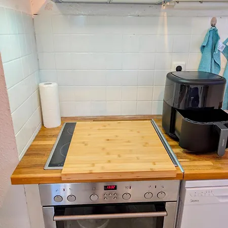 Brand New In With Kitchen And Ac Апартаменты *