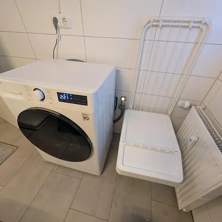 Brand New In With Kitchen And Ac Апартаменты *