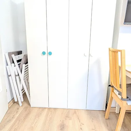 Brand New In With Kitchen And Ac