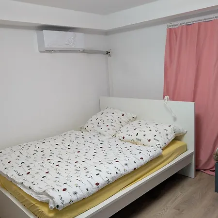 Brand New In With Kitchen And Ac Апартаменты