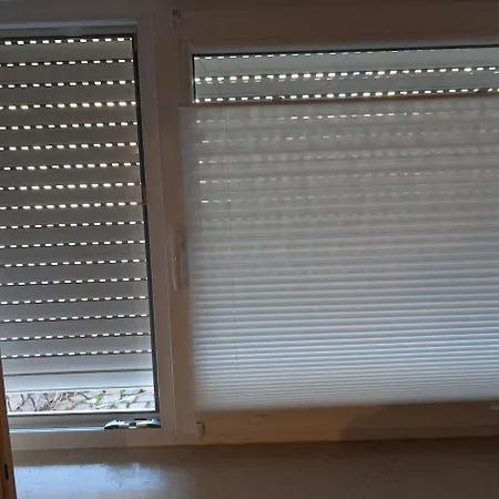 Апартаменты Brand New In With Kitchen And Ac *