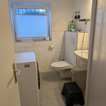 Апартаменты Brand New In With Kitchen And Ac Вальдорф