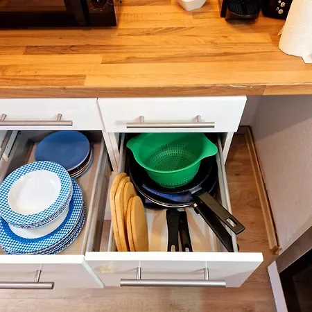 Brand New In With Kitchen And Ac *