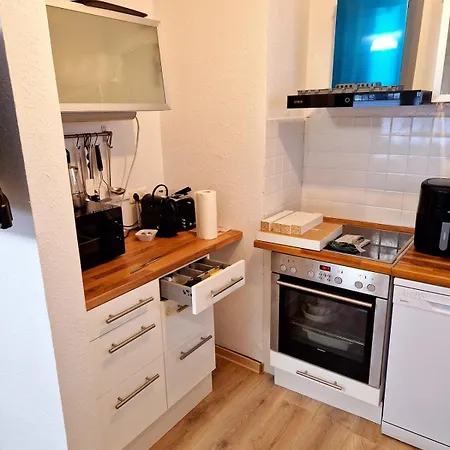Brand New In With Kitchen And Ac Вальдорф