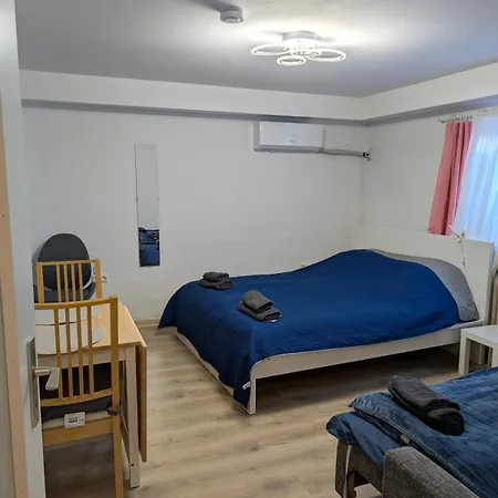 Brand New In With Kitchen And Ac Апартаменты *