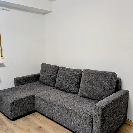 Brand New In With Kitchen And Ac
