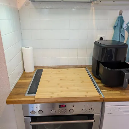 Brand New In With Kitchen And Ac Апартаменты *