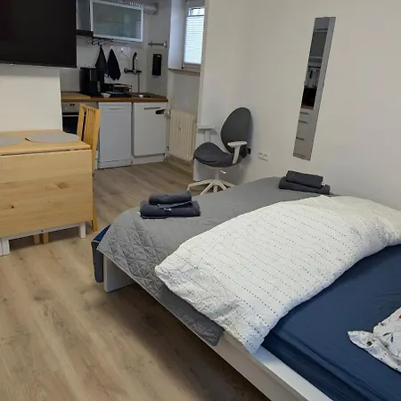 Апартаменты Brand New In With Kitchen And Ac Вальдорф