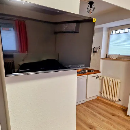 Brand New In With Kitchen And Ac Вальдорф