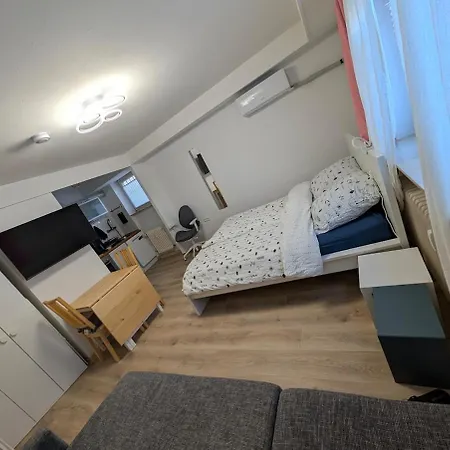 Brand New In With Kitchen And Ac